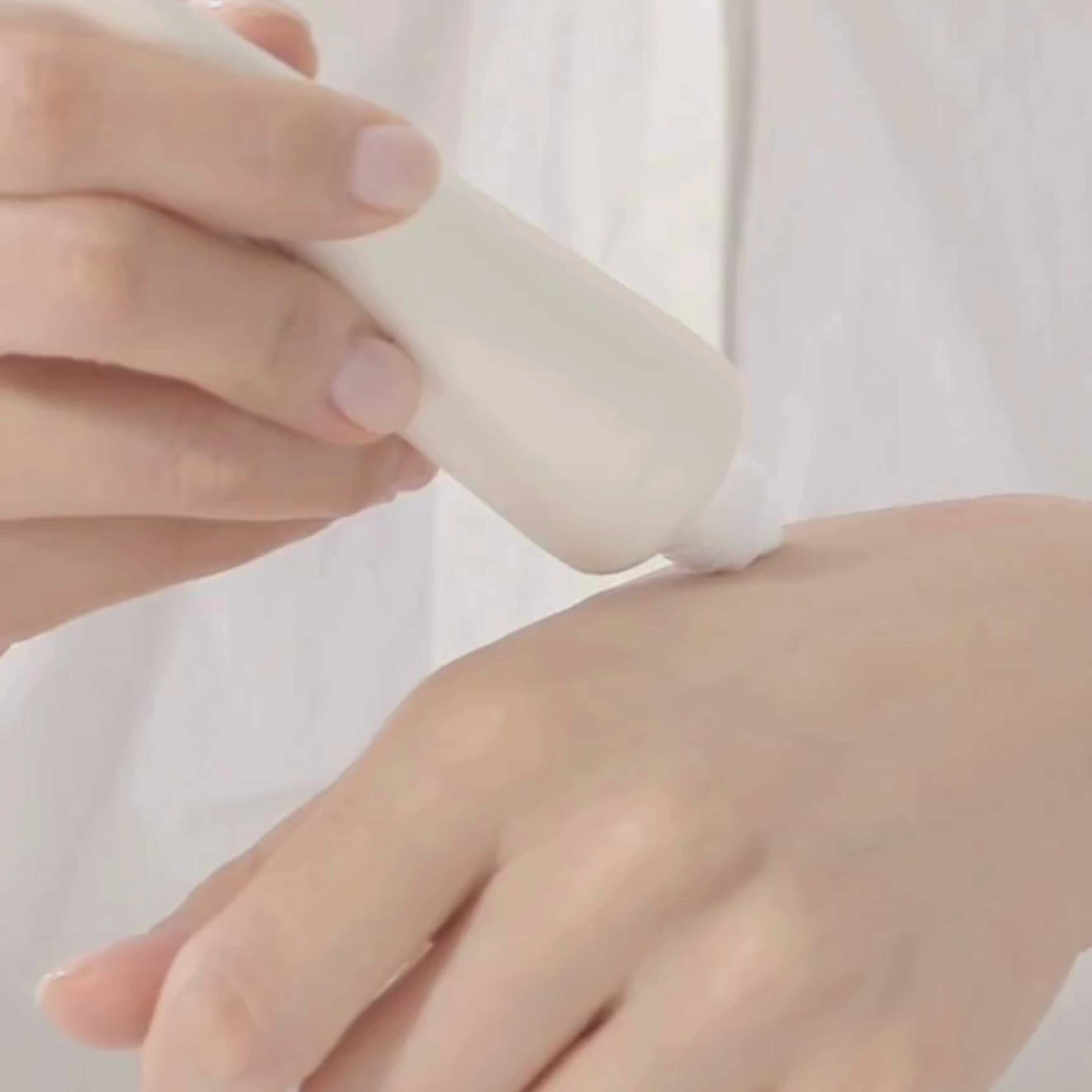 Beauty of Joseon Relief Sun : Rice + Probiotics (SPF50+ PA++++)
 applying. how to use.